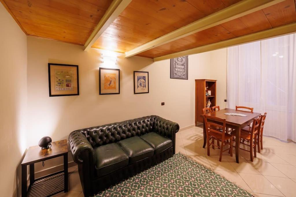 The San Gregorio Armeno Apartment By Housein나폴리 외부 사진
